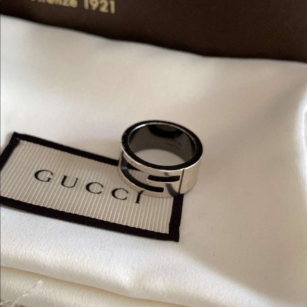 Authentic Gucci ring - Picture 8 of 9